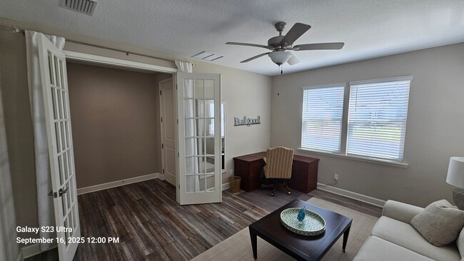 Foto del edificio - Beautifully Furnished Home in Upscale Gated Community