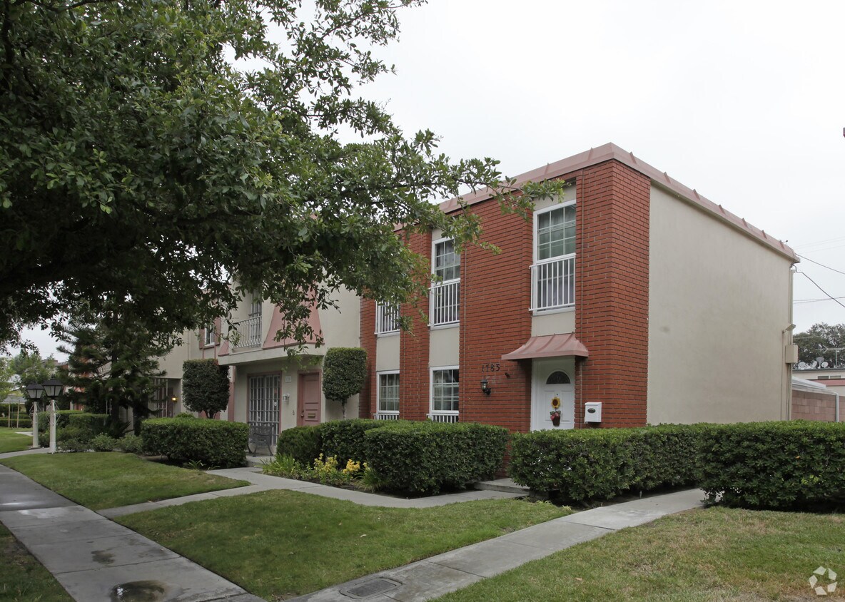 Building Photo - 1783-1793 W Greenleaf Ave