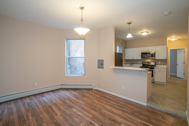Building Photo - 401 52nd St