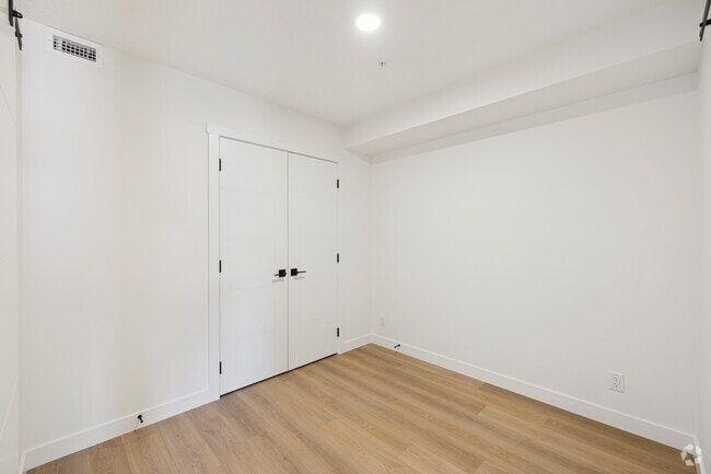 1BD, 1BA w/ Den - 544SF - 1st Bedroom - ONE51