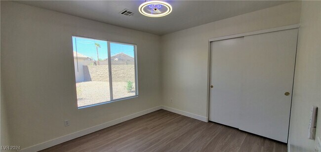 Foto del edificio - 4866 Saputo Ave