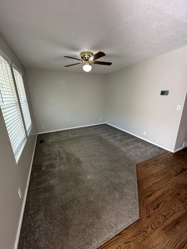 Building Photo - 1397 Willow Valley Dr