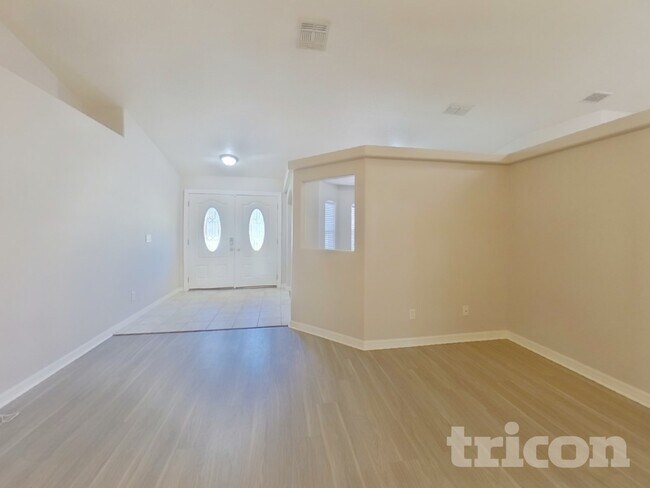 Building Photo - 613 Westview Dr