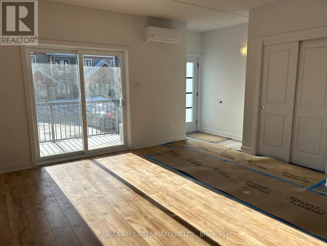 Building Photo - 229 Water St E