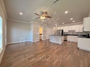 Building Photo - 3016 N Conway Dr