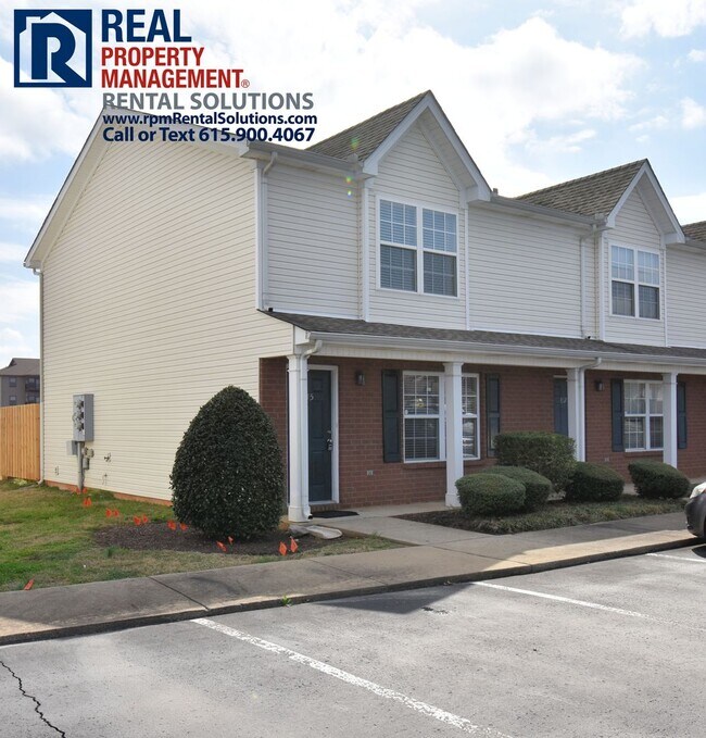 Foto del edificio - Adorable 2BR/2.5BA townhome in Murfreesboro, close to I-24!
