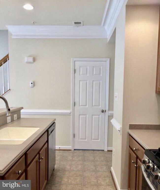 Foto del edificio - 2537 Eastbourne Dr