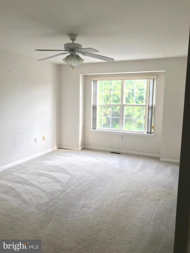 Building Photo - 1512 MacIntosh Way