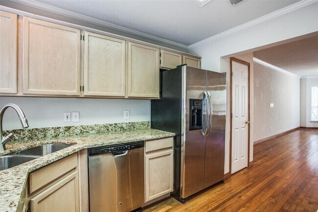Primary Photo - 2902 State St
