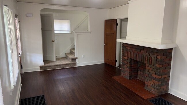 Foto del edificio - 1328 W Fairview Ave
