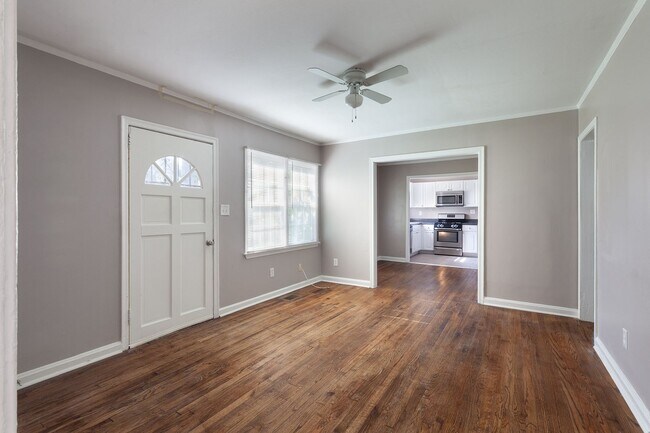 Foto del edificio - Charming Renovated Bungalow in Grove Park ...
