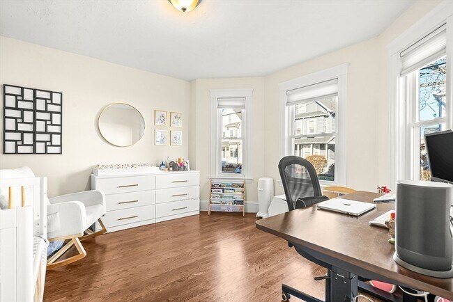 Building Photo - 32 Watts St