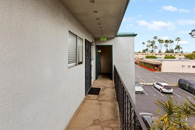 Foto del edificio - 4885 Cole St