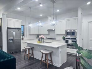 Building Photo - 3305 Sarala Ct