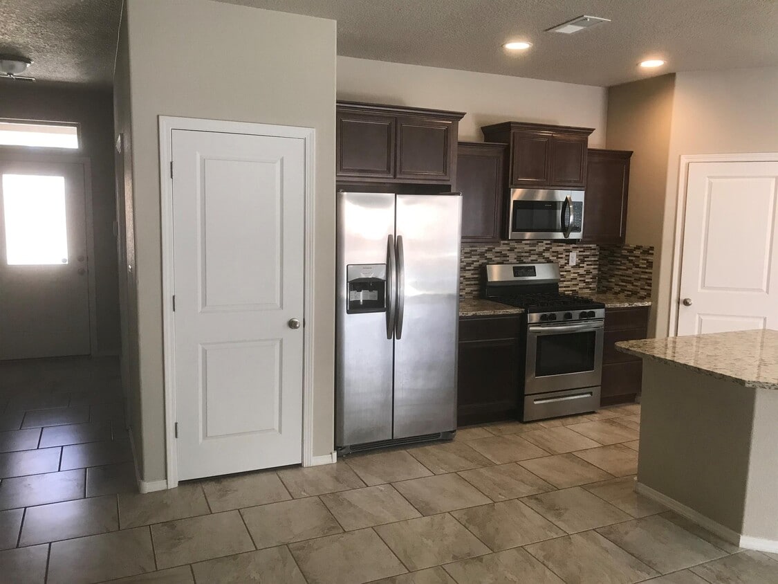 Foto principal - 1664 Valle Vista Rd NW