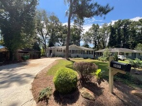 Building Photo - 3017 Monterey Dr