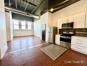 Building Photo - 1180 E 30th St