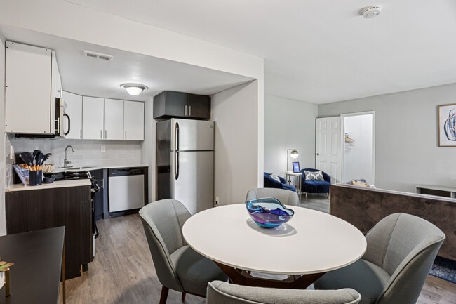 Building Photo - The Village of Pennbrook Apartments