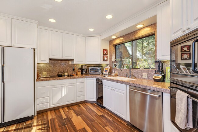Building Photo - 1440 Pittman Terrace