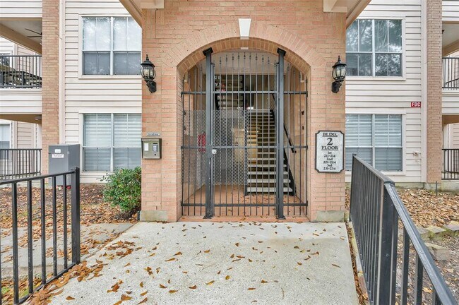 Foto del edificio - 8051 Bay Branch Dr