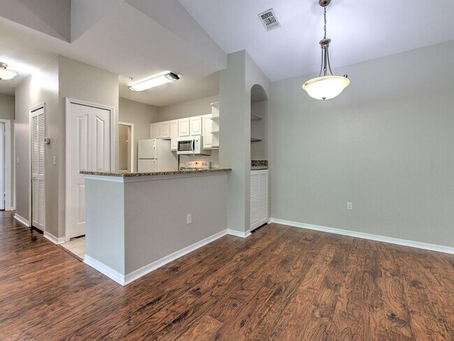 Building Photo - 5703 Legacy Crescent Pl
