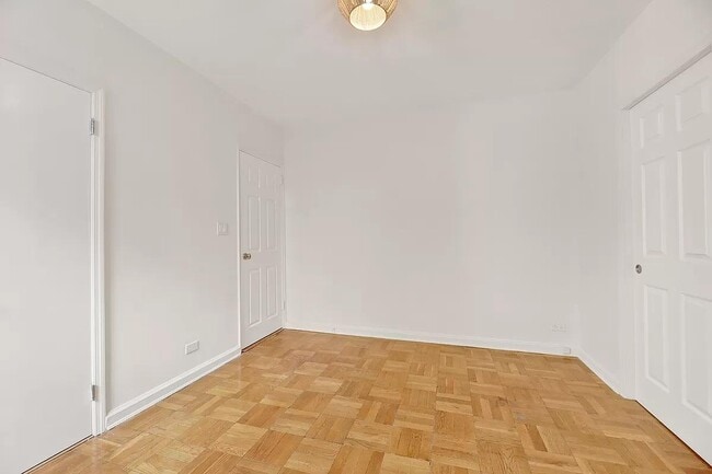 Building Photo - 359 Ovington Ave