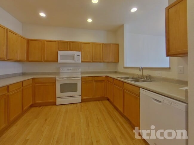 Building Photo - 6245 Sierra Grande Point