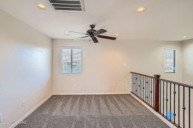 Foto del edificio - Tangerine Crossings 3br+Den/3.5 bath 2 Sto...