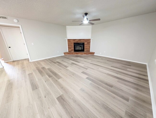 Building Photo - 4 Bed Remodel in Moore