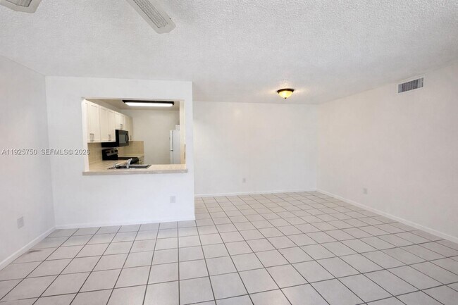 Foto del edificio - 14851 SW 104th St