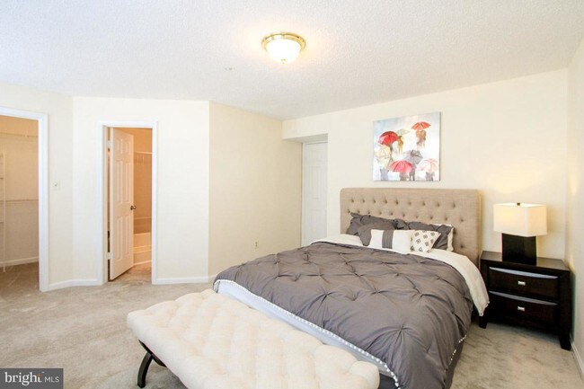Foto del edificio - 7005 Birkenhead Pl