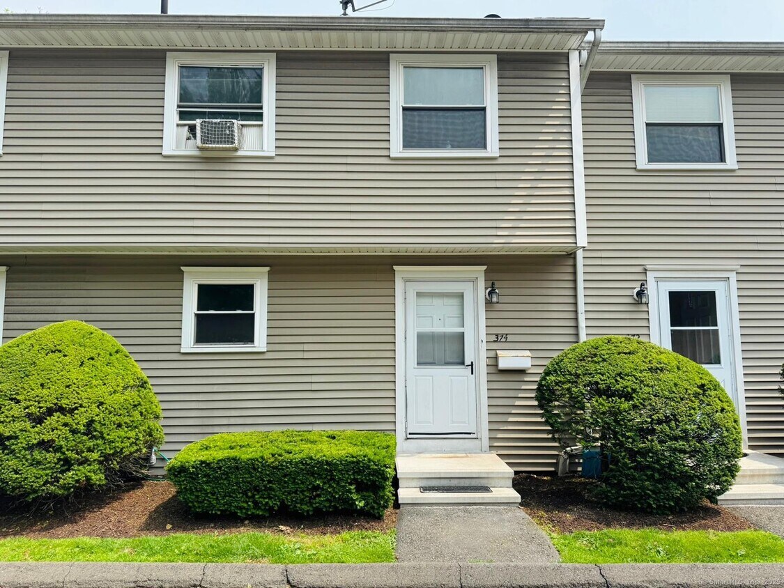 Primary Photo - 374 Halley Ave