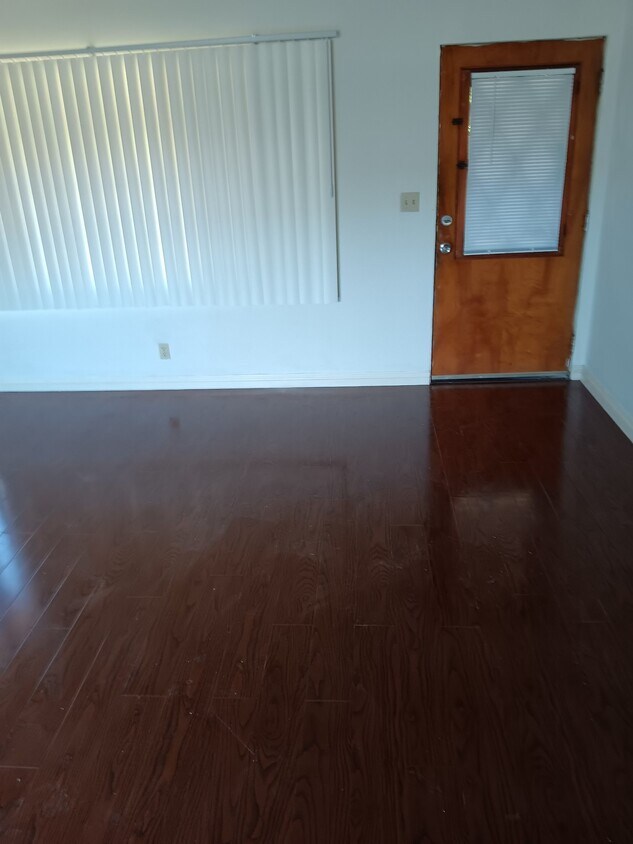 Foto del edificio - 57 S Vinedo Ave