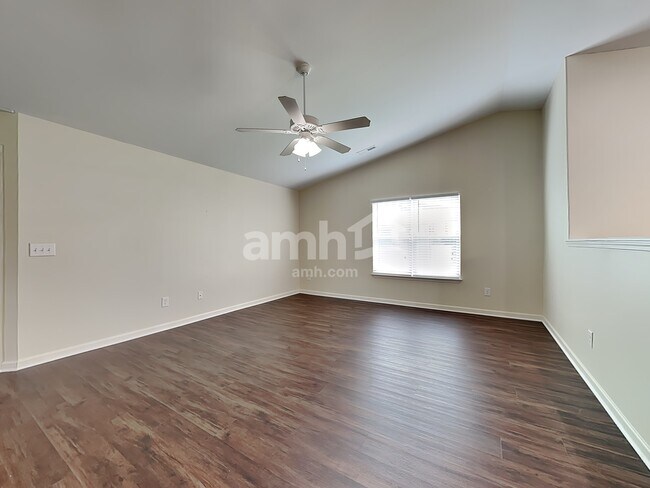 Foto del edificio - 3248 Laurenfields Way