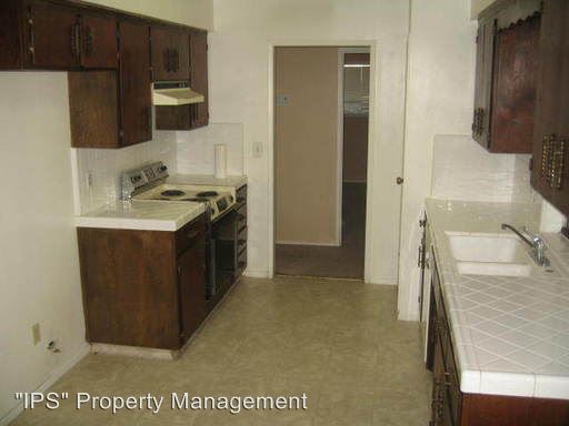 Building Photo - 2804 Willow Dr