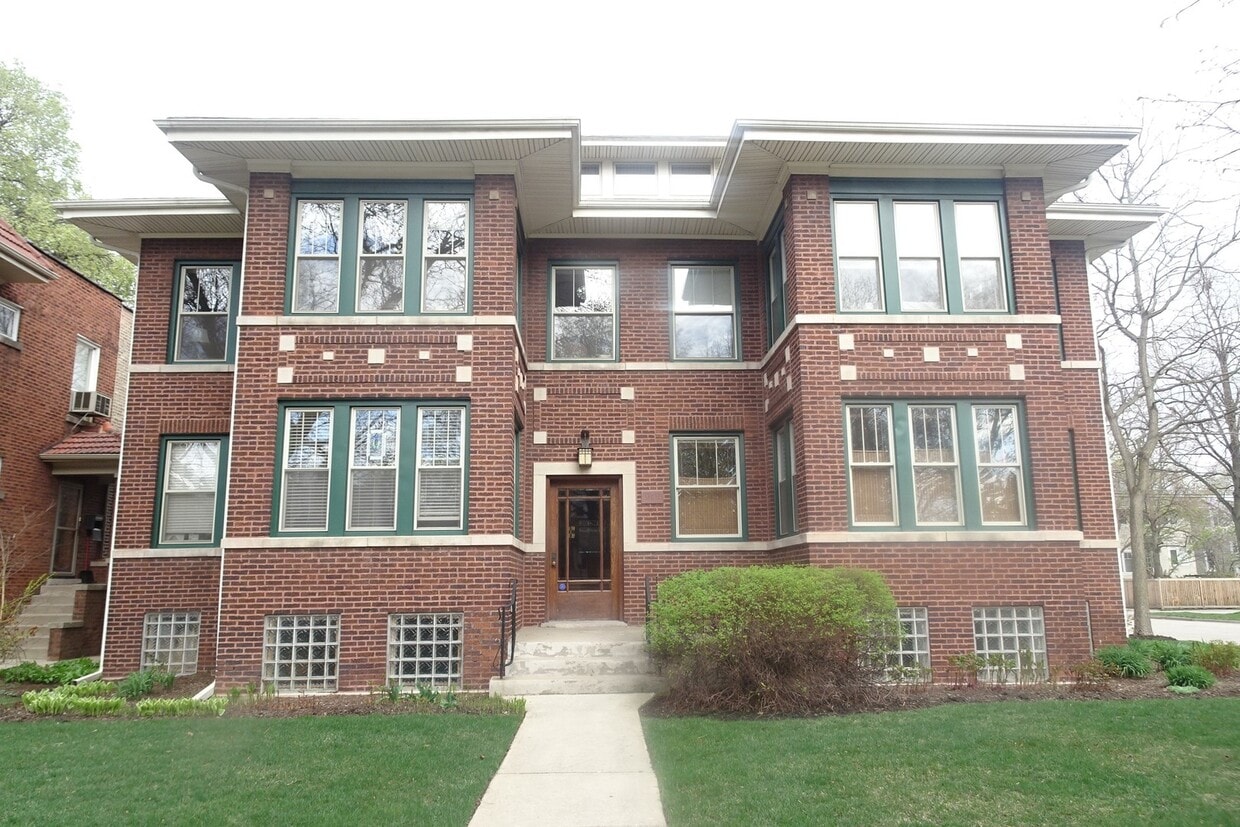 632 Wenonah Ave Unit 1N, Oak Park, IL 60304 Condo for Rent in Oak Park, IL