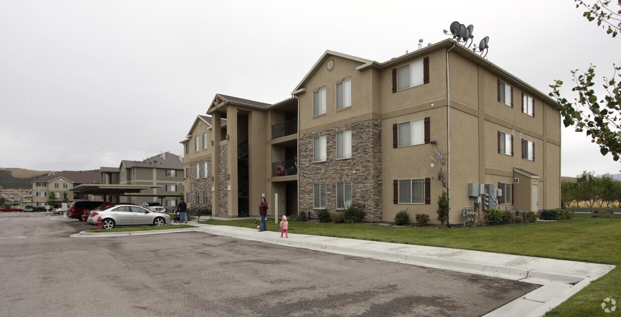 Building Photo - 3555-3624 Rock Creek Rd