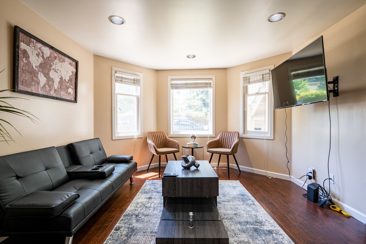 Photo - 3203 Y St (Sacramento, CA)