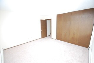 Foto del edificio - 216 N Brown Rd