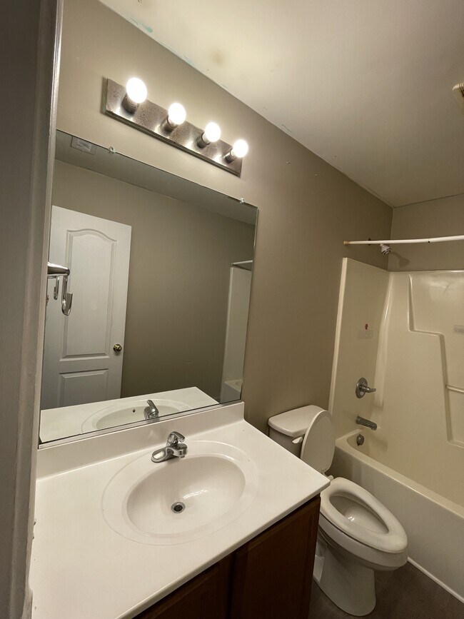 Foto del edificio - 4 Sherbourne Ct