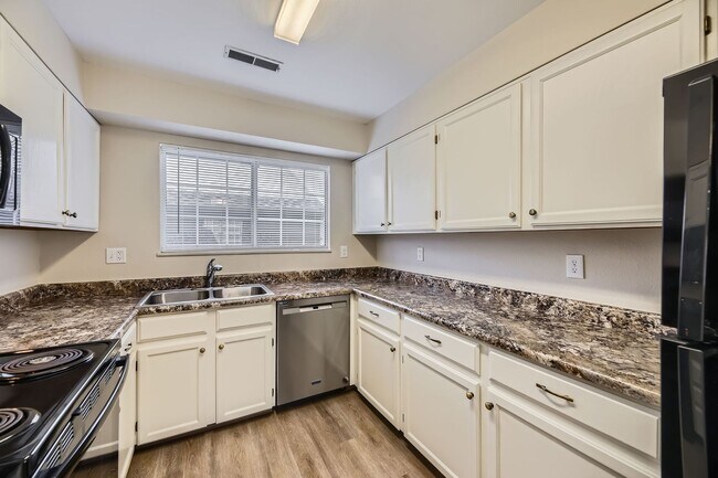 Foto del edificio - 3445 S Ammons St