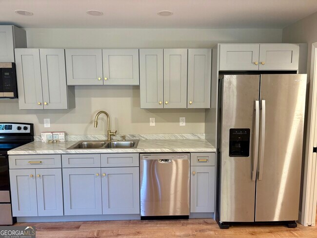 Foto del edificio - 114 Hidden Springs Way