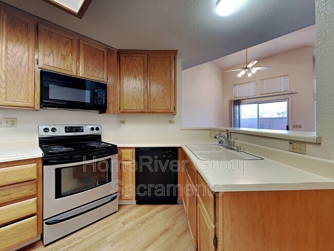 Building Photo - 8045 Arroyo Vista Dr