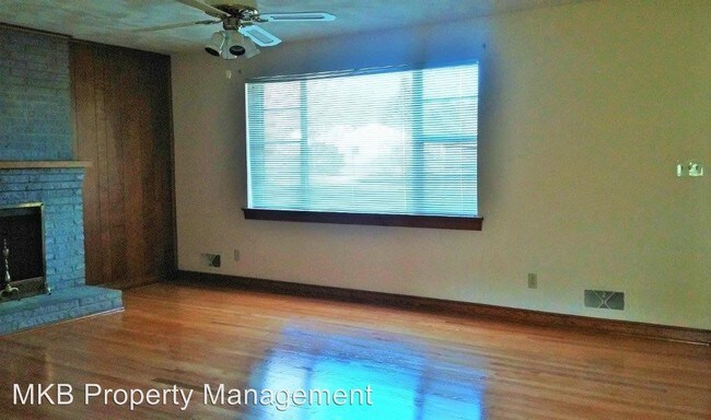 Foto del edificio - 3713 Azalea Rd