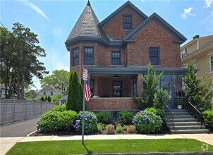 Building Photo - 21 Bedlow Ave