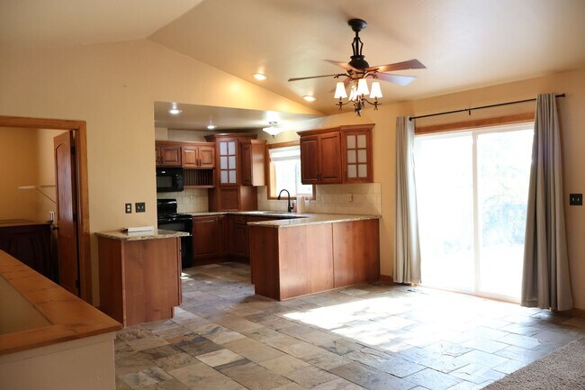 Building Photo - Find Peace and Comfort in this Spacious Home