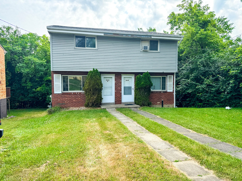 Foto principal - 802A Westbury Rd