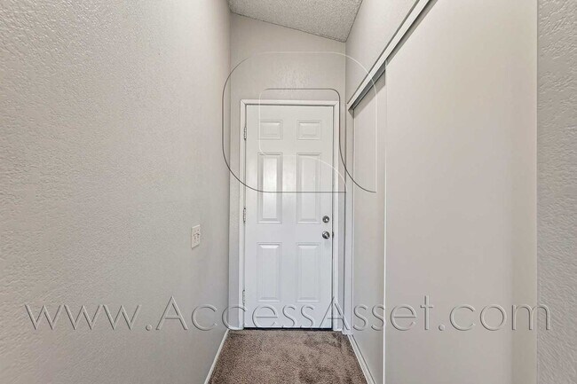 Foto del edificio - Charming 1 Bed/1 bath Duplex Home In La Quinta!