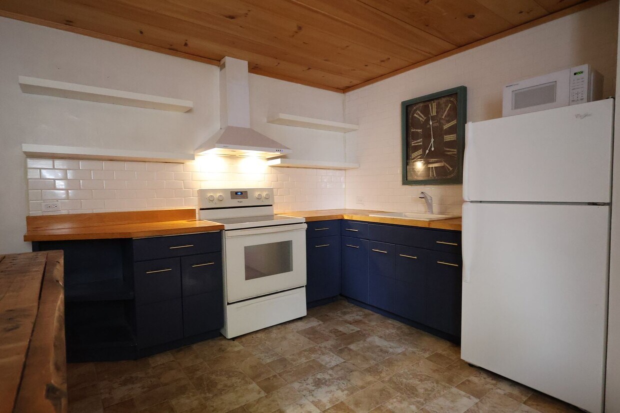 Foto principal - 224 W Chestnut St