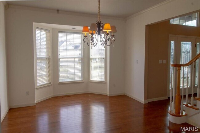 Building Photo - Welcome to this beautiful 3-bedroom spacio...